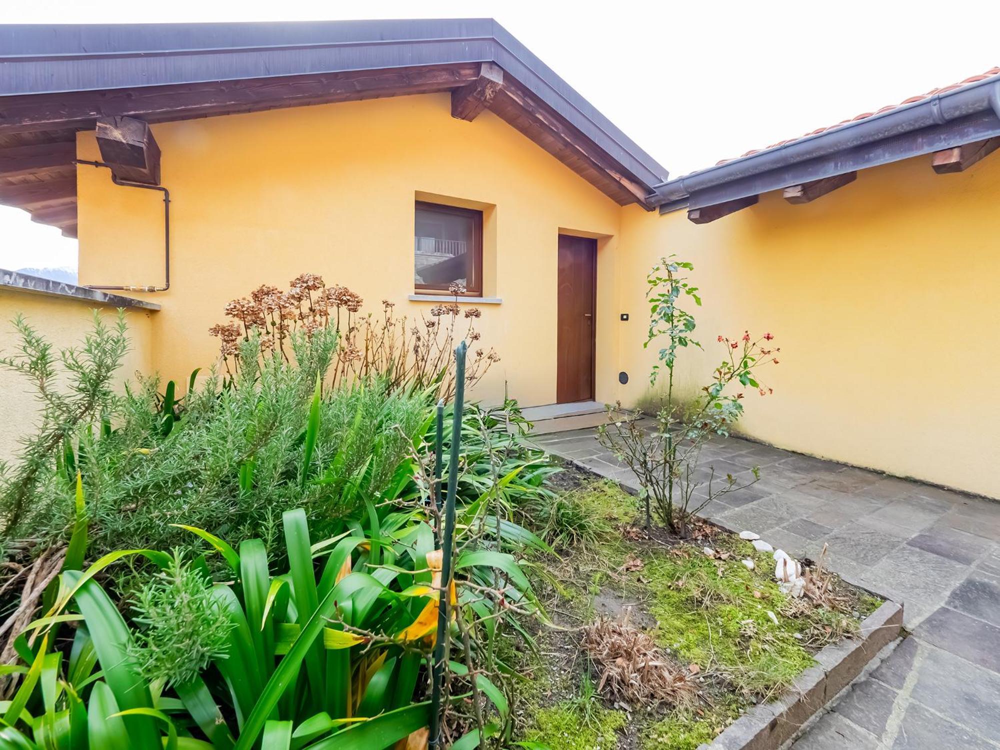 Rododendro House Relax Apartment Morbio ภายนอก รูปภาพ